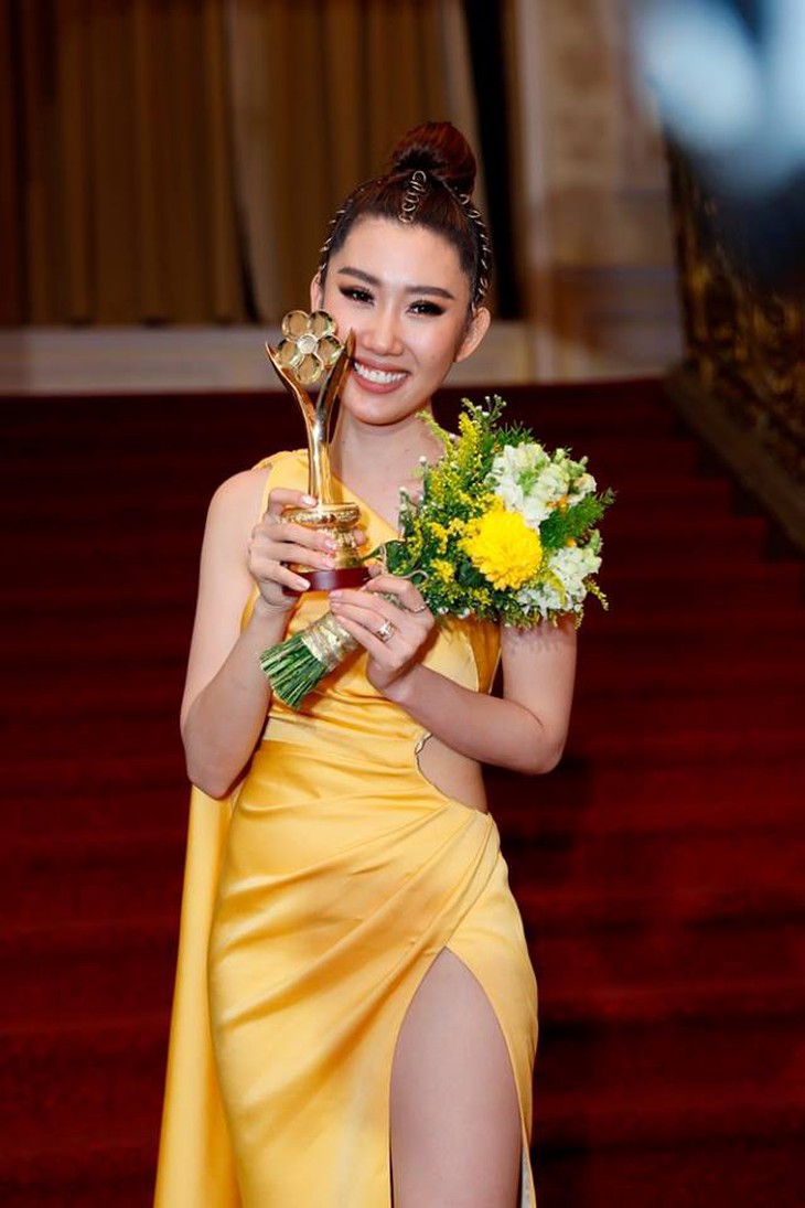 Diễn viên Thúy Ngân ‘đùa kém vui’, đa năng trên màn ảnh nhỏ - Ảnh 3.