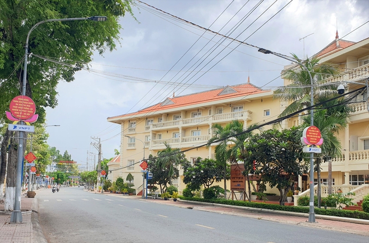Số ca mắc tăng cao, nhiều địa phương điều chỉnh phương án phòng chống dịch - Ảnh 1.