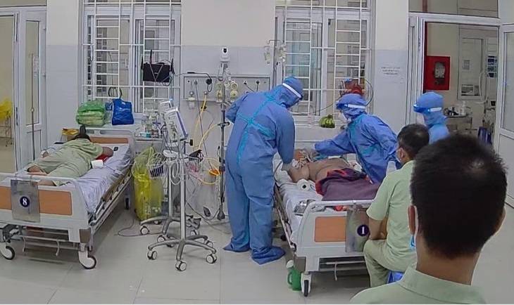 Bệnh viện tuyến tỉnh sẵn sàng "tách đôi" điều trị tốt cho bệnh nhân COVID-19 - Ảnh 2. Bệnh viện tuyến tỉnh sẵn sàng "tách đôi" điều trị tốt cho bệnh nhân COVID-19 - Ảnh 2.