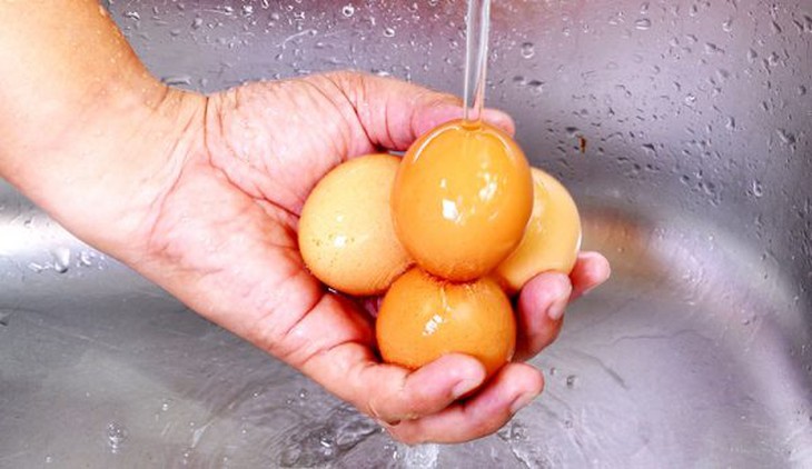 12 lưu ý khi mua, bảo quản và chế biến trứng để bảo đảm sức khoẻ - Ảnh 3. 12 lưu ý khi mua, bảo quản và chế biến trứng để bảo đảm sức khoẻ - Ảnh 3.