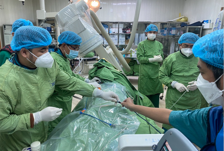 Lần đầu tiên Việt Nam thực hiện thành công kỹ thuật tạo nhịp tim từ bó His trái - Ảnh 1.