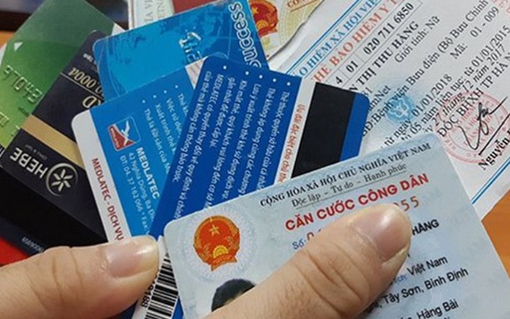 Sau 31/12/2021, khách hàng chưa kịp đổi thẻ ATM gắn chip có thực hiện được giao dịch ngân hàng không? - Ảnh 2. Sau 31/12/2021, khách hàng chưa kịp đổi thẻ ATM gắn chip có thực hiện được giao dịch ngân hàng không? - Ảnh 2.