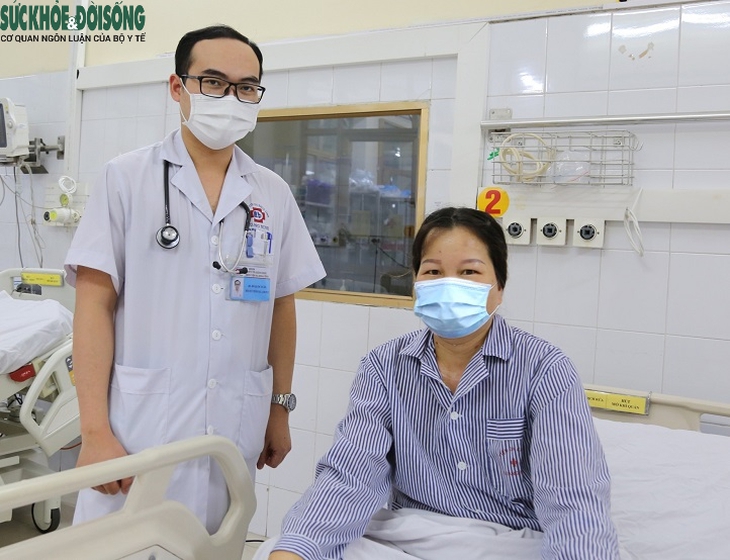 2 bệnh viện cùng cứu sống sản phụ đờ tử cung sau sinh nguy hiểm - Ảnh 1.