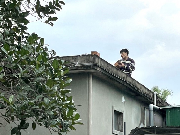Bắt đối tượng "ngáo đá" lái xe ô tô lạng lách, đánh võng - Ảnh 1. Bắt đối tượng "ngáo đá" lái xe ô tô lạng lách, đánh võng - Ảnh 1.