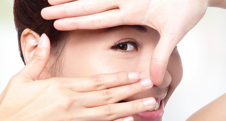 Để có hàng mi khỏe, bạn đừng quên vệ sinh 2 ngày một lần - Ảnh 1. Để có hàng mi khỏe, bạn đừng quên vệ sinh 2 ngày một lần - Ảnh 1.