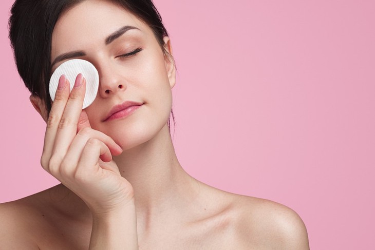 Để có hàng mi khỏe, bạn đừng quên vệ sinh 2 ngày một lần - Ảnh 3. Để có hàng mi khỏe, bạn đừng quên vệ sinh 2 ngày một lần - Ảnh 3.