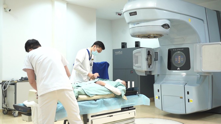 Phẫu thuật nội soi kết hợp điều trị đa mô thức - "khắc tinh" của ung thư thực quản - Ảnh 3. Phẫu thuật nội soi kết hợp điều trị đa mô thức - "khắc tinh" của ung thư thực quản - Ảnh 3.
