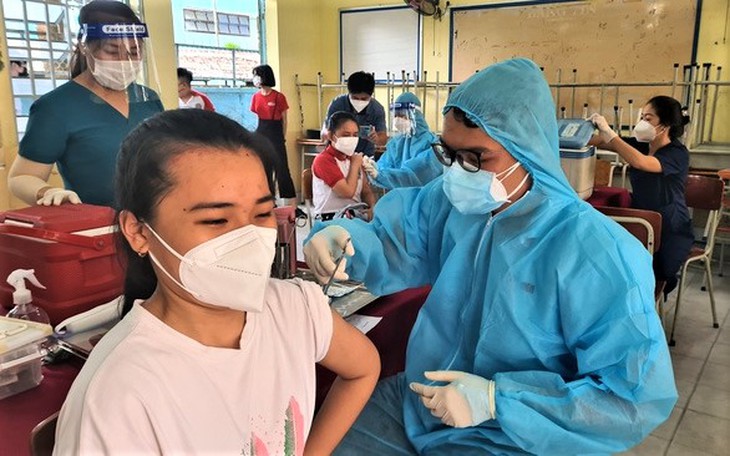 Số ca mắc mới vẫn tăng, Vĩnh Phúc triển khai nhiều nhiệm vụ phòng, chống dịch trong thời gian tới - Ảnh 2. Số ca mắc mới vẫn tăng, Vĩnh Phúc triển khai nhiều nhiệm vụ phòng, chống dịch trong thời gian tới - Ảnh 2.