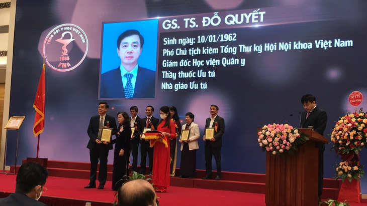 Tổng hội Y học Việt Nam nhận Huân chương Lao động Hạng nhì và tôn vinh 87 trí thức tiêu biểu ngành Y năm 2021 - Ảnh 29. Tổng hội Y học Việt Nam nhận Huân chương Lao động Hạng nhì và tôn vinh 87 trí thức tiêu biểu ngành Y năm 2021 - Ảnh 29.