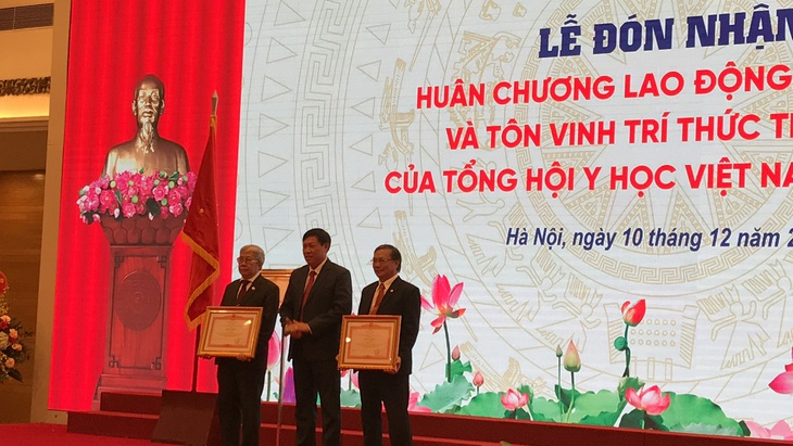 Tổng hội Y học Việt Nam nhận Huân chương Lao động Hạng nhì và tôn vinh 87 trí thức tiêu biểu ngành Y năm 2021 - Ảnh 12. Tổng hội Y học Việt Nam nhận Huân chương Lao động Hạng nhì và tôn vinh 87 trí thức tiêu biểu ngành Y năm 2021 - Ảnh 12.