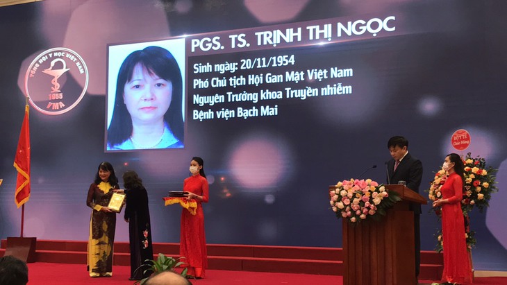 Tổng hội Y học Việt Nam nhận Huân chương Lao động Hạng nhì và tôn vinh 87 trí thức tiêu biểu ngành Y năm 2021 - Ảnh 15. Tổng hội Y học Việt Nam nhận Huân chương Lao động Hạng nhì và tôn vinh 87 trí thức tiêu biểu ngành Y năm 2021 - Ảnh 15.