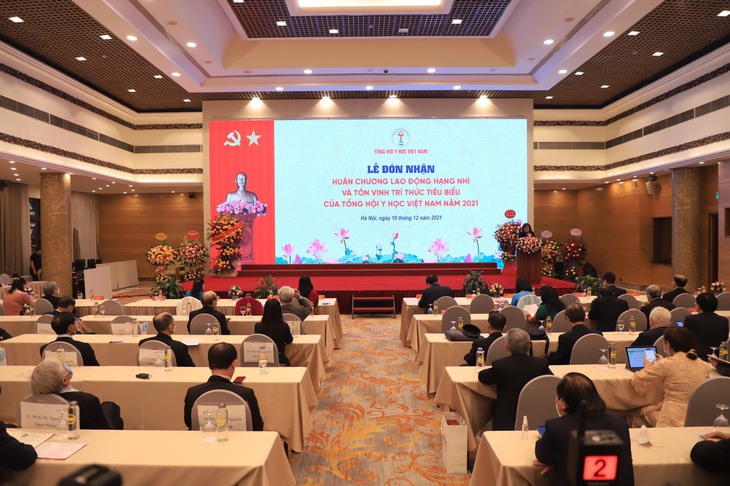 Tổng hội Y học Việt Nam nhận Huân chương Lao động Hạng nhì và tôn vinh 87 trí thức tiêu biểu ngành Y năm 2021 - Ảnh 5. Tổng hội Y học Việt Nam nhận Huân chương Lao động Hạng nhì và tôn vinh 87 trí thức tiêu biểu ngành Y năm 2021 - Ảnh 5.