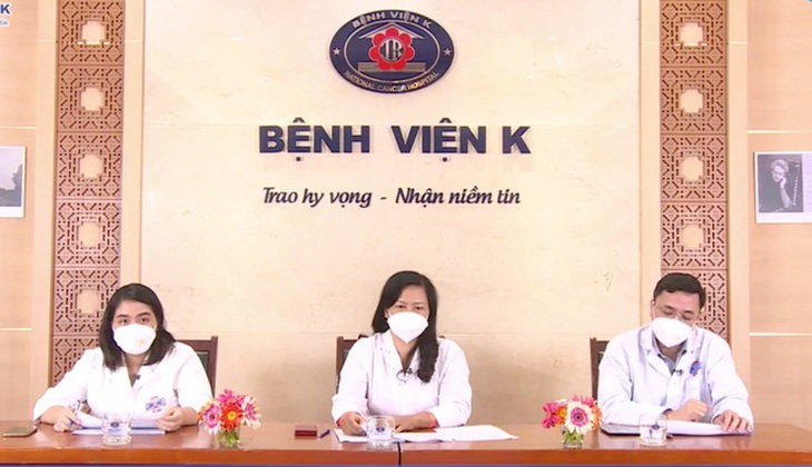 Qua "online", chuyên gia giúp vơi nỗi lo của nhiều bố mẹ khi phát hiện trẻ có khối u vùng bụng - Ảnh 1.