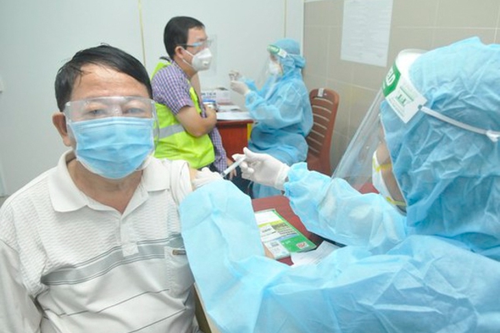 Chiều 18/12: Gần 82% dân số trên 18 tuổi tiêm đủ 2 liều vaccine phòng COVID-19; 4 tỉnh nào tiêm thấp nhất? - Ảnh 1. Chiều 18/12: Gần 82% dân số trên 18 tuổi tiêm đủ 2 liều vaccine phòng COVID-19; 4 tỉnh nào tiêm thấp nhất? - Ảnh 1.