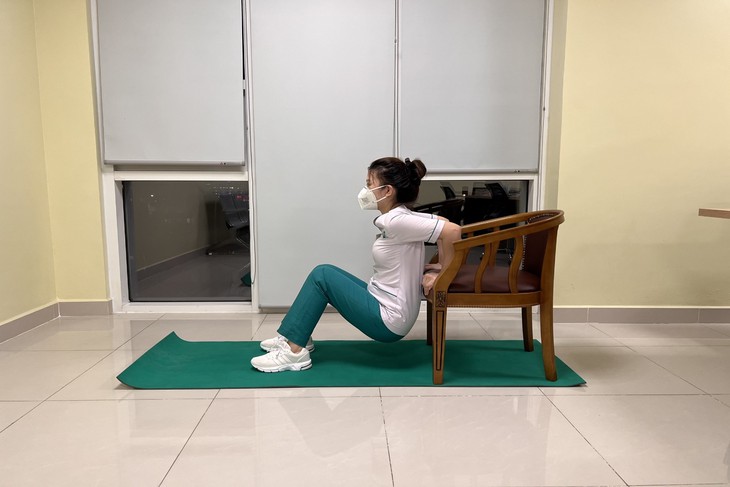 10 bài tập thể dục cho người đang tự cách ly tại nhà mùa dịch COVID-19 - Ảnh 7.
