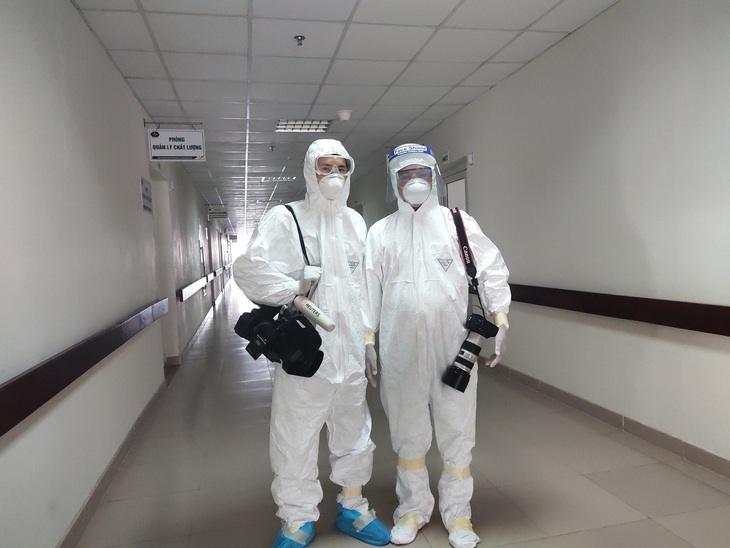 Báo chí sát cánh cùng ngành y tế trong cuộc chiến phòng chống dịch - Ảnh 2. Báo chí sát cánh cùng ngành y tế trong cuộc chiến phòng chống dịch - Ảnh 2.