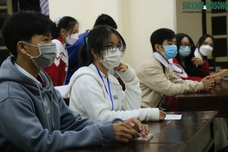 Thừa Thiên Huế: Học sinh THPT trở lại trường học tập trung - Ảnh 5. Thừa Thiên Huế: Học sinh THPT trở lại trường học tập trung - Ảnh 5.