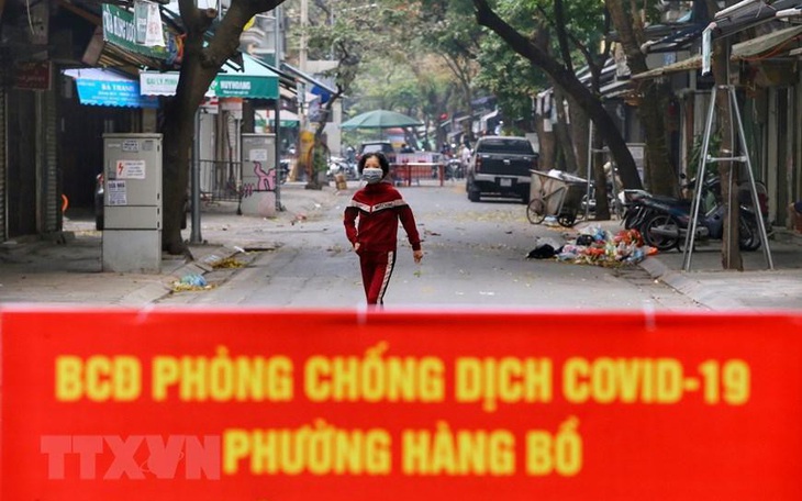 Hà Nội lại lập đỉnh mới: 900 ca mắc COVID-19, 315 ca cộng đồng