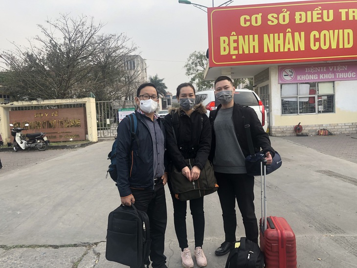 Phóng viên tác nghiệp tại vùng dịch: Khó khăn và thử thách - Ảnh 1. Phóng viên tác nghiệp tại vùng dịch: Khó khăn và thử thách - Ảnh 1.