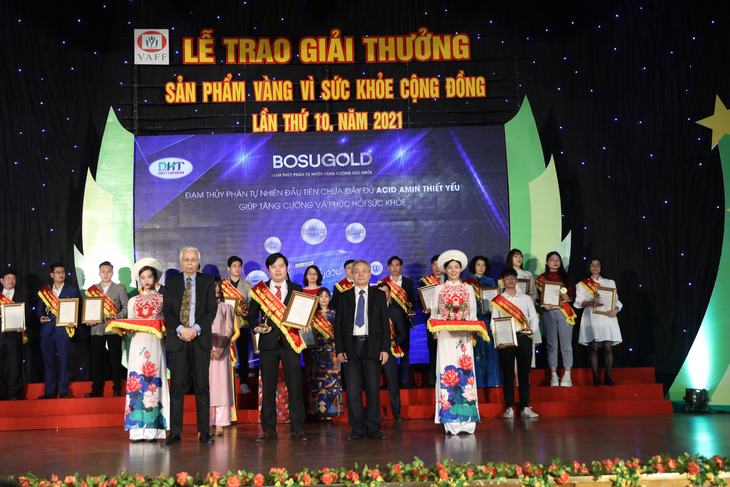 Đạm dinh dưỡng năm thứ 2 liên tiếp nhận "Sản phẩm vàng vì sức khỏe cộng đồng" - Ảnh 1.