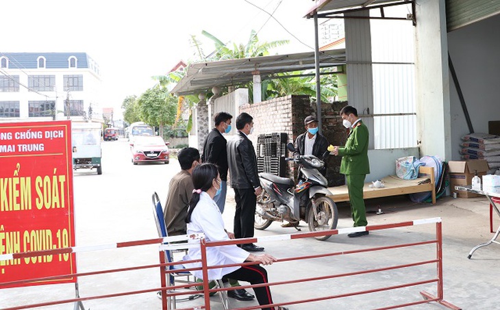 4 thanh niên vượt chốt kiểm dịch đi hát karaoke rồi bị lây COVID-19 - Ảnh 2. 4 thanh niên vượt chốt kiểm dịch đi hát karaoke rồi bị lây COVID-19 - Ảnh 2.
