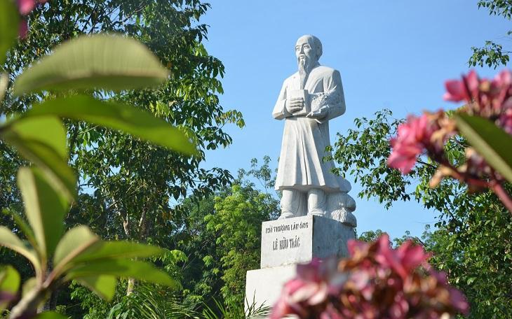 Hải Thượng Lãn Ông sinh năm 1720 hay 1724?