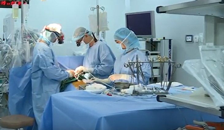 Phẫu thuật bắc cầu động mạch vành: Giải pháp tối ưu giảm thiểu nguy cơ nhồi máu cơ tim - Ảnh 5. Phẫu thuật bắc cầu động mạch vành: Giải pháp tối ưu giảm thiểu nguy cơ nhồi máu cơ tim - Ảnh 5.