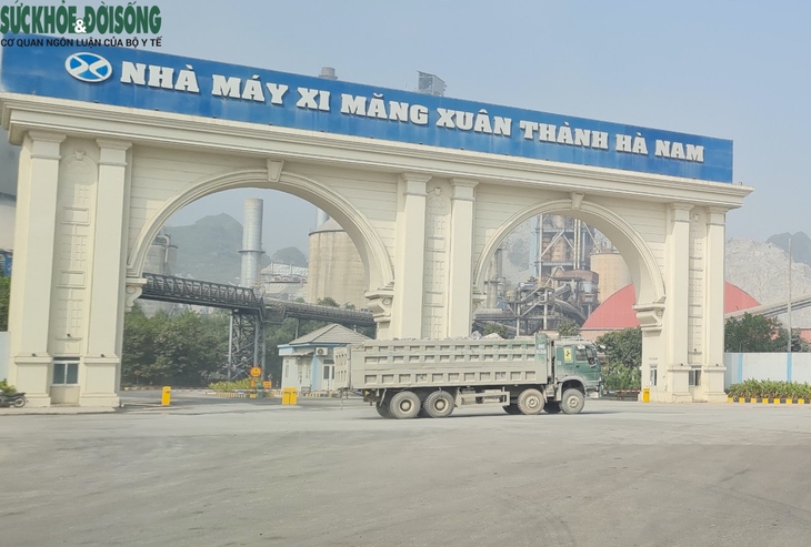 Giữa cao điểm bảo đảm an ninh trật tự, xe quá tải vẫn ‘lộng hành’ ở Hà Nam - Ảnh 6. Giữa cao điểm bảo đảm an ninh trật tự, xe quá tải vẫn ‘lộng hành’ ở Hà Nam - Ảnh 6.