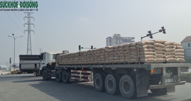 Giữa cao điểm bảo đảm an ninh trật tự, xe quá tải vẫn ‘lộng hành’ ở Hà Nam - Ảnh 7. Giữa cao điểm bảo đảm an ninh trật tự, xe quá tải vẫn ‘lộng hành’ ở Hà Nam - Ảnh 7.