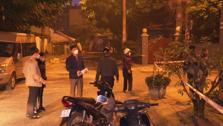 Hà Nam: Bất ngờ xuất hiện F0, 598 học sinh chuyển sang học online  - Ảnh 2.