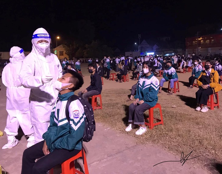 Trắng đêm trèo đèo, vượt suối chống dịch ở vùng cao Nghệ An - Ảnh 3. Trắng đêm trèo đèo, vượt suối chống dịch ở vùng cao Nghệ An - Ảnh 3.
