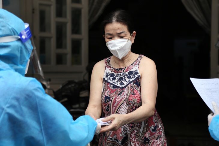 Đẩy nhanh tiến độ chiến dịch bảo vệ người thuộc nhóm nguy cơ - Ảnh 3. Đẩy nhanh tiến độ chiến dịch bảo vệ người thuộc nhóm nguy cơ - Ảnh 3.