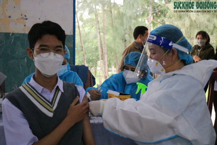 Thừa Thiên Huế: Số ca mắc giảm, lên kế hoạch tiêm vaccine liều bổ sung và nhắc lại - Ảnh 2. Thừa Thiên Huế: Số ca mắc giảm, lên kế hoạch tiêm vaccine liều bổ sung và nhắc lại - Ảnh 2.