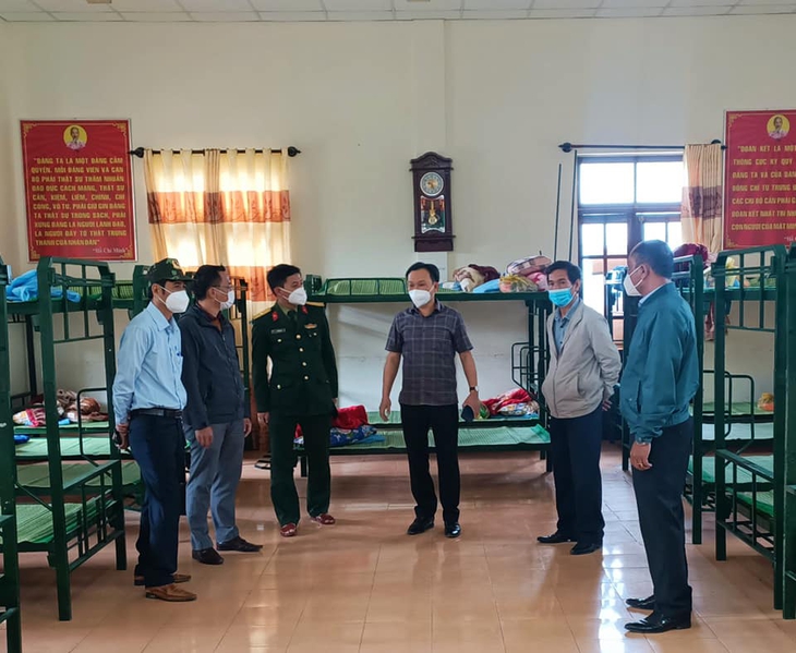 Một huyện ở Thừa Thiên Huế ghi nhận hơn 100 ca mắc COVID-19 tại cộng đồng - Ảnh 2. Một huyện ở Thừa Thiên Huế ghi nhận hơn 100 ca mắc COVID-19 tại cộng đồng - Ảnh 2.