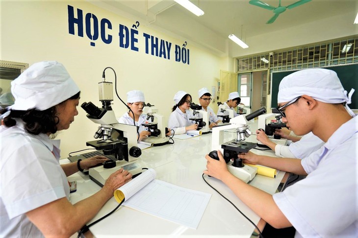 Tuyển sinh ĐH năm 2022: Khối ngành Sức khỏe tăng chỉ tiêu, thêm nhiều mã ngành mới - Ảnh 2. Tuyển sinh ĐH năm 2022: Khối ngành Sức khỏe tăng chỉ tiêu, thêm nhiều mã ngành mới - Ảnh 2.