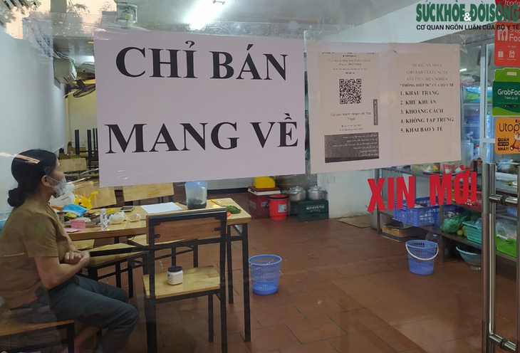 Các cơ sở kinh doanh ăn, uống trên địa bàn quận Hai Bà Trưng 'chỉ bán mang về' từ 12h trưa na - Ảnh 2. Các cơ sở kinh doanh ăn, uống trên địa bàn quận Hai Bà Trưng 'chỉ bán mang về' từ 12h trưa na - Ảnh 2.
