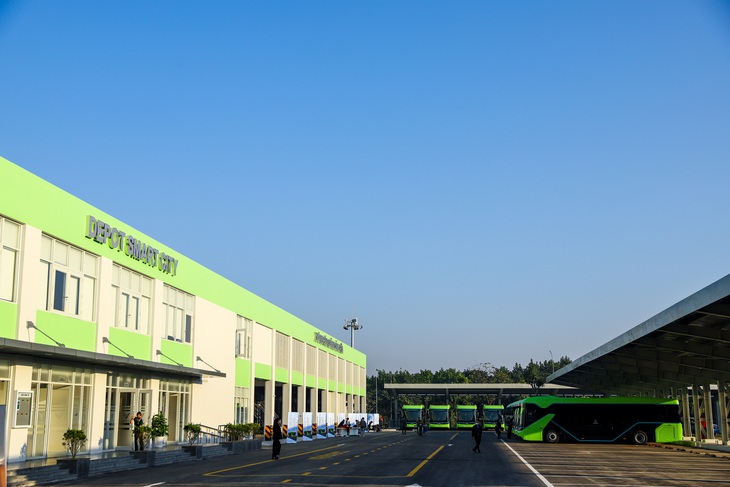 Xe buýt điện Vinbus chính thức tham gia mạng lưới vận tải công cộng Hà Nội - Ảnh 6. Xe buýt điện Vinbus chính thức tham gia mạng lưới vận tải công cộng Hà Nội - Ảnh 6.
