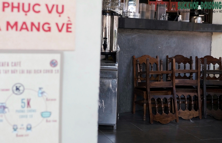 Quán ăn, uống quận Hai Bà Trưng và 5 phường quận Hoàn Kiếm thực hiện 'bán mang về' thế nào? - Ảnh 5. Quán ăn, uống quận Hai Bà Trưng và 5 phường quận Hoàn Kiếm thực hiện 'bán mang về' thế nào? - Ảnh 5.