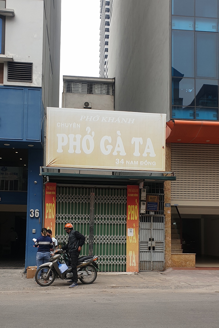 Các cửa hàng, dịch vụ ăn uống tại vùng cam của Hà Nội 'lay lắt' bán mang về - Ảnh 5. Các cửa hàng, dịch vụ ăn uống tại vùng cam của Hà Nội 'lay lắt' bán mang về - Ảnh 5.