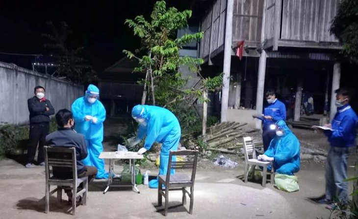 Nghệ An: Huyện miền núi có số ca mắc tăng nhanh, tổng lực dập dịch - Ảnh 1.