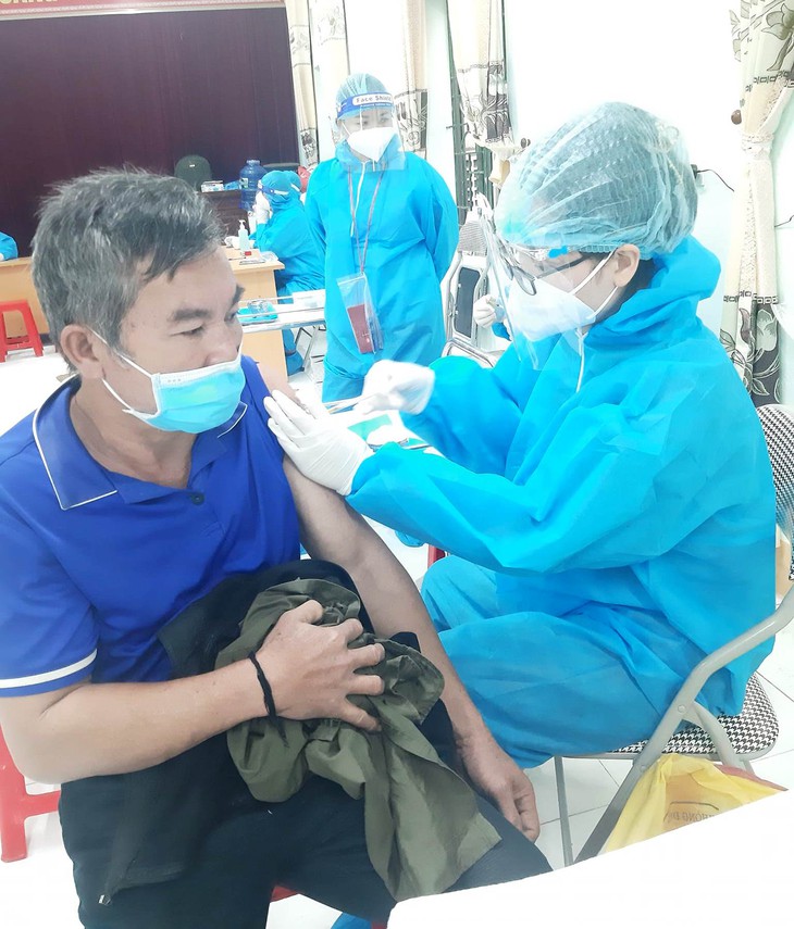 Nghệ An: Huyện miền núi có số ca mắc tăng nhanh, tổng lực dập dịch - Ảnh 2.
