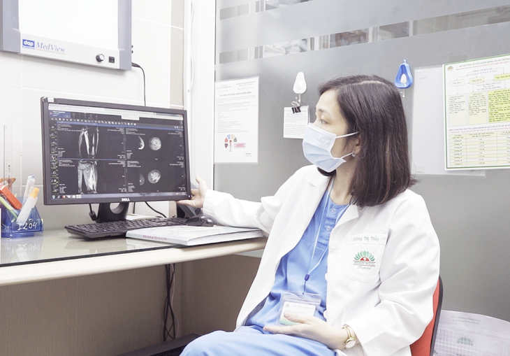 Tưởng đau dây thần kinh tọa, bệnh nhân 64 tuổi có nguy cơ cắt bỏ chân do viêm tủy xương - Ảnh 3. Tưởng đau dây thần kinh tọa, bệnh nhân 64 tuổi có nguy cơ cắt bỏ chân do viêm tủy xương - Ảnh 3.