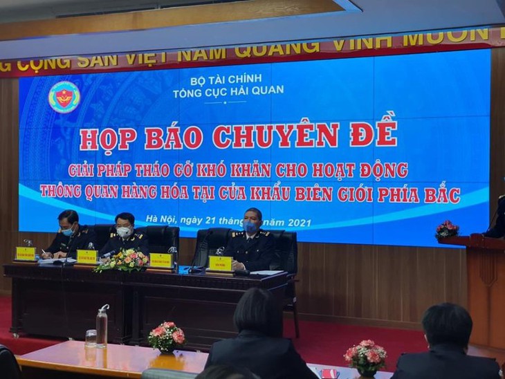 Nguyên nhân hàng ngàn xe chở nông sản Việt ùn ứ ở biên giới Trung Quốc - Ảnh 1. Nguyên nhân hàng ngàn xe chở nông sản Việt ùn ứ ở biên giới Trung Quốc - Ảnh 1.