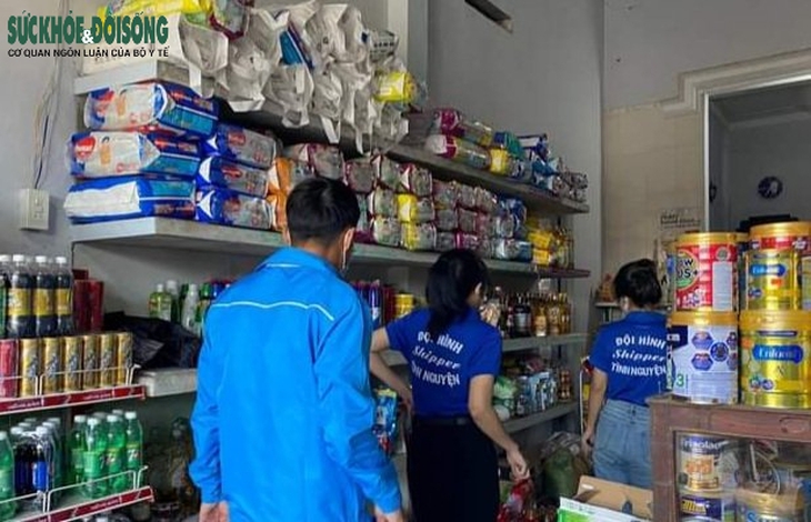 Thừa Thiên Huế: “Đội shipper tình nguyện” hỗ trợ người dân cách ly chống dịch - Ảnh 1. Thừa Thiên Huế: “Đội shipper tình nguyện” hỗ trợ người dân cách ly chống dịch - Ảnh 1.