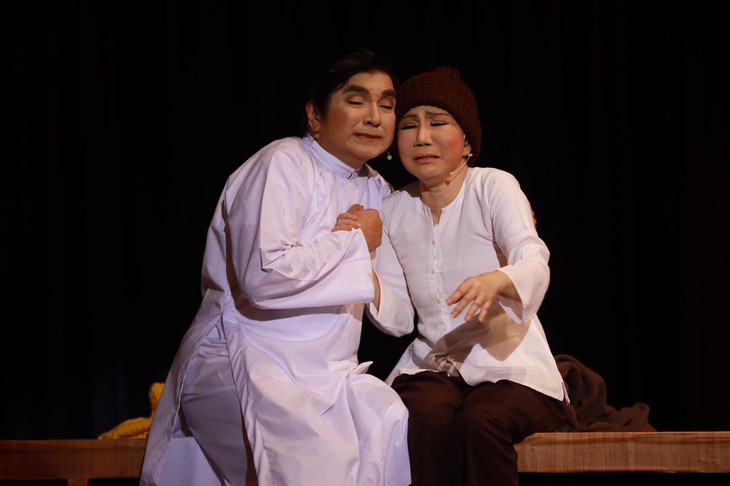 Nghệ sĩ Thanh Kim Huệ qua đời do bệnh ung thư, cuối đời vẫn hát vọng cổ phục vụ y bác sĩ tuyến đầu - Ảnh 6.