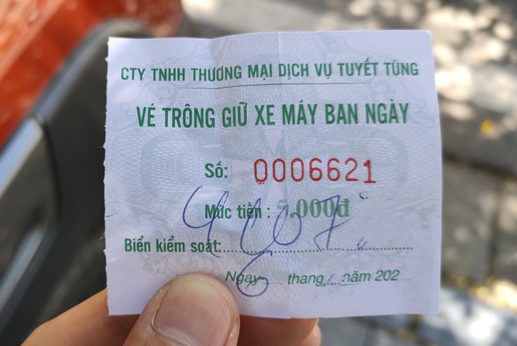 Bất cập trong khai thác tài sản công (Bài 1): “Vỉa hè” hái ra tiền - Ảnh 2. Bất cập trong khai thác tài sản công (Bài 1): “Vỉa hè” hái ra tiền - Ảnh 2.