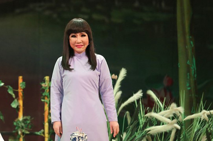 Nghệ sĩ Thanh Kim Huệ qua đời do bệnh ung thư, cuối đời vẫn hát vọng cổ phục vụ y bác sĩ tuyến đầu - Ảnh 2.
