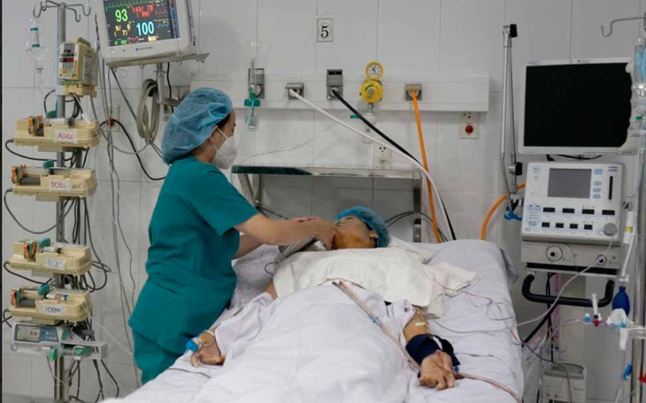 Cấp cứu bệnh nhân thuyên tắc phổi, ngưng tim sau mắc COVID-19 