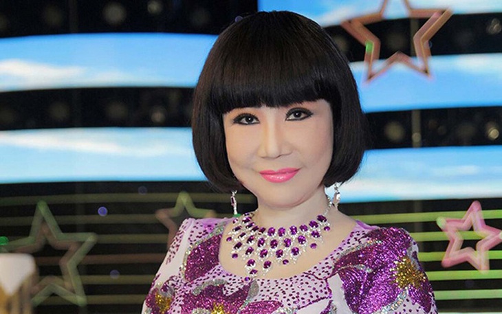 Nghệ sĩ Thanh Kim Huệ qua đời do ung thư, cuối đời vẫn hát vọng cổ phục vụ y bác sĩ tuyến đầu