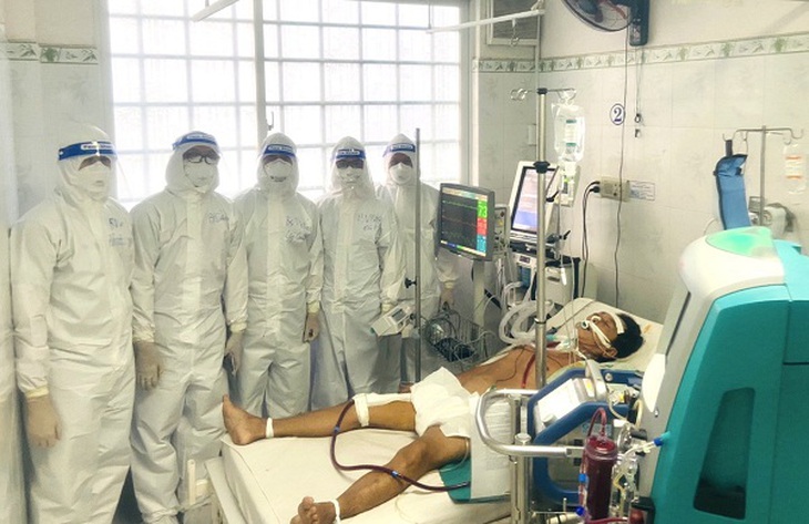 Vượt khó khăn, giành giật sự sống cho ca bệnh COVID-19 chạy ECMO đầu tiên ở An Giang - Ảnh 1.